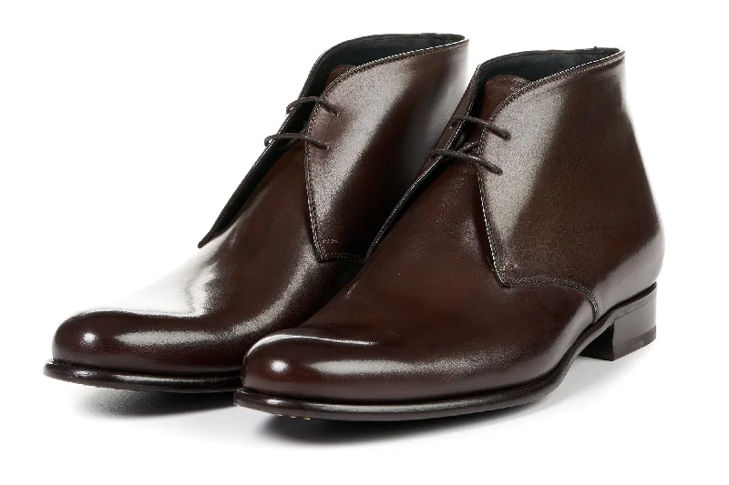 Men's anti - slip chukka boots with a rubber sole for safety on slippery surfacesThe Newman Chukka Boot - Chocolate Men's anti - slip chukka boots with a rubber sole for safety on slippery surfacesThe Newman Chukka Boot - Chocolate