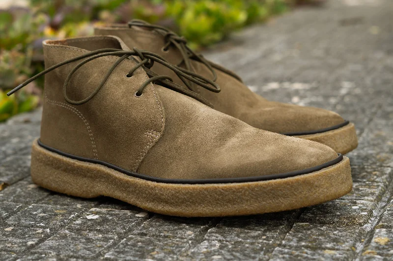 Men's shearling - lined chukka boots for added warmth in winterPlaytime by Hutton Moss Sand Limited Edition 'Sprint Run' Men's shearling - lined chukka boots for added warmth in winterPlaytime by Hutton Moss Sand Limited Edition 'Sprint Run'