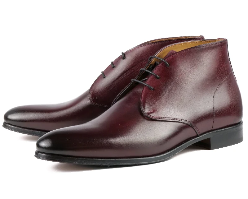 Men's classic brown leather chukka boots with a minimalist designHamilton Chukka Boot Oxblood Men's classic brown leather chukka boots with a minimalist designHamilton Chukka Boot Oxblood