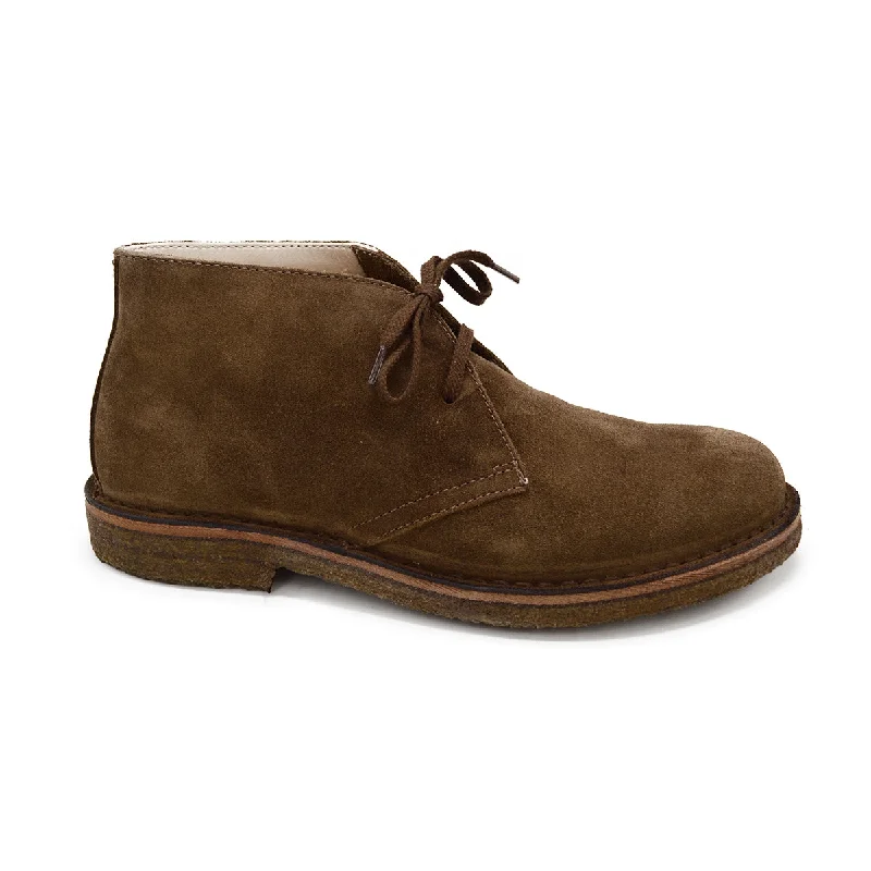 Men's perforated leather chukka boots with a refined, formal touchAstorflex Greenflex Men's perforated leather chukka boots with a refined, formal touchAstorflex Greenflex