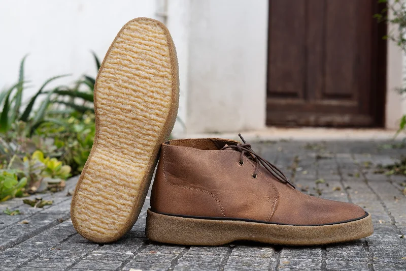 Men's black leather chukka boots with a modern, sleek silhouettePlaytime by Hutton Robusto Leaf Men's black leather chukka boots with a modern, sleek silhouettePlaytime by Hutton Robusto Leaf