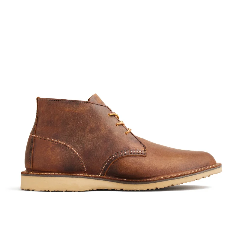 Men's flexible sole chukka boots for natural foot movementWeekender Chukka 3322