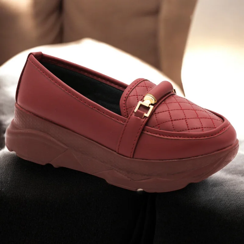 Men's slippers with a stretchy side panel for a better fit Men's slippers with a stretchy side panel for a better fit M0400 wedge pump Men's slippers with a stretchy side panel for a better fit Men's slippers with a stretchy side panel for a better fit M0400 wedge pump