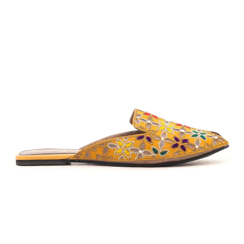 Men's slippers with a padded footbed for all - day comfort Men's slippers with a padded footbed for all - day comfort Yellow Fancy Khusa Slipper EC8235 Men's slippers with a padded footbed for all - day comfort Men's slippers with a padded footbed for all - day comfort Yellow Fancy Khusa Slipper EC8235