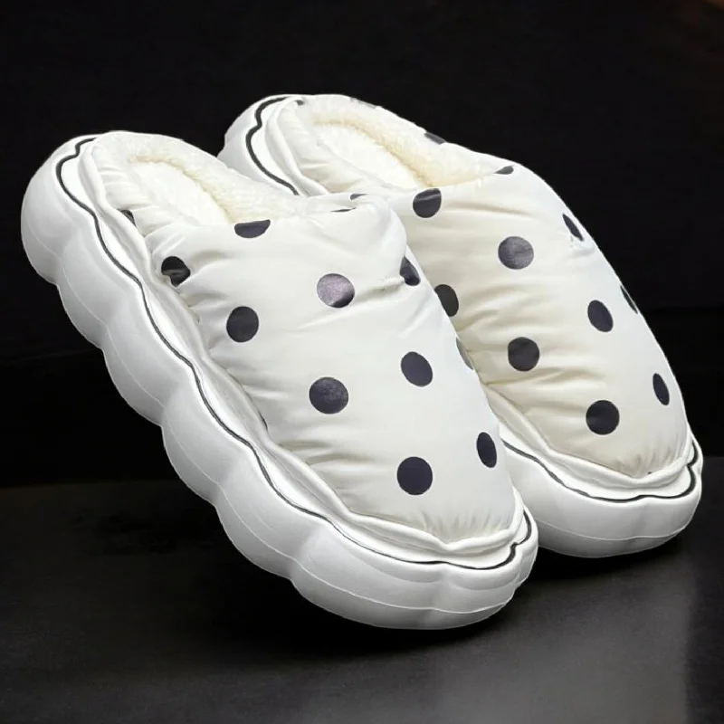 Men's slippers with a logo patch on the side Men's slippers with a logo patch on the side Mow silk mule Men's slippers with a logo patch on the side Men's slippers with a logo patch on the side Mow silk mule