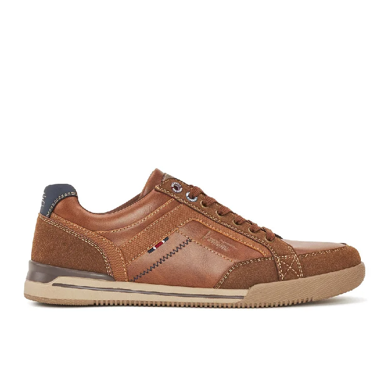 Men's casual shoes with a sporty look and feel Men's casual shoes with a sporty look and feel Present Men's casual shoes with a sporty look and feel Men's casual shoes with a sporty look and feel Present