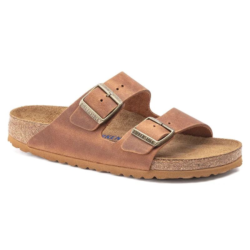 Men's sandals with a perforated leather upper for ventilationBirkenstock Arizona Soft Footbed - Oiled Leather Men's sandals with a perforated leather upper for ventilationBirkenstock Arizona Soft Footbed - Oiled Leather