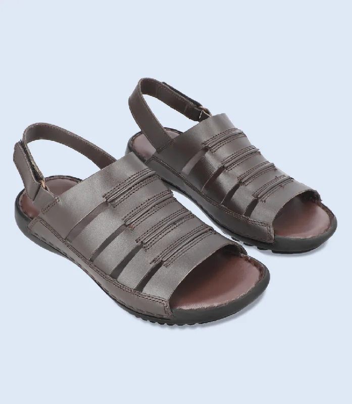 Men's sandals in a neutral color like black or brownBM5492-CHOCO-Men Sandals
