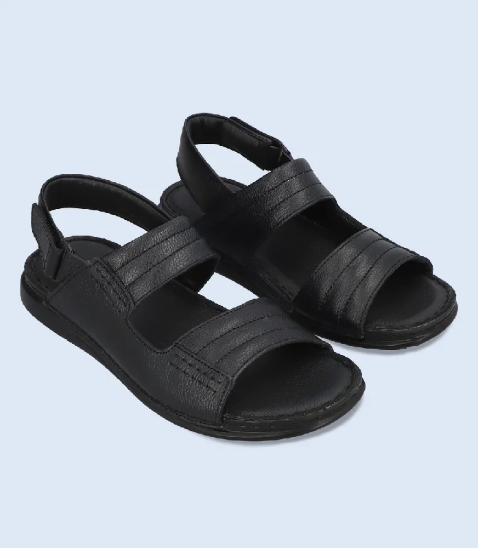 Men's sandals with a decorative buckle or charmBM5602-BLACK-Men Sandal