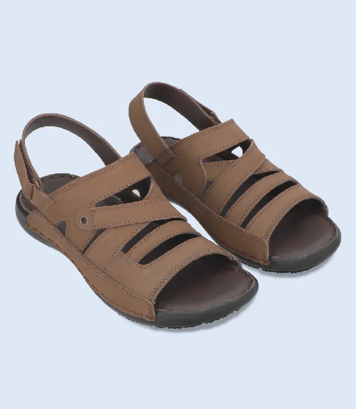 Men's sandals with a stretchy strap for a better fitBM5643-BROWN-Men Sandal