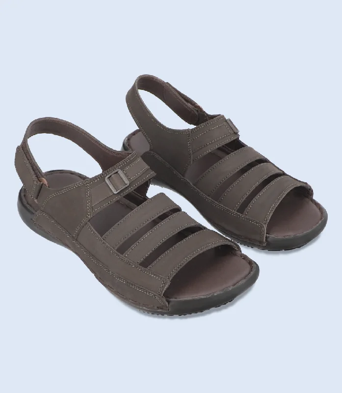 Men's sandals with a contrast stitching detailBM5644-ESPRESSO-Men Sandals