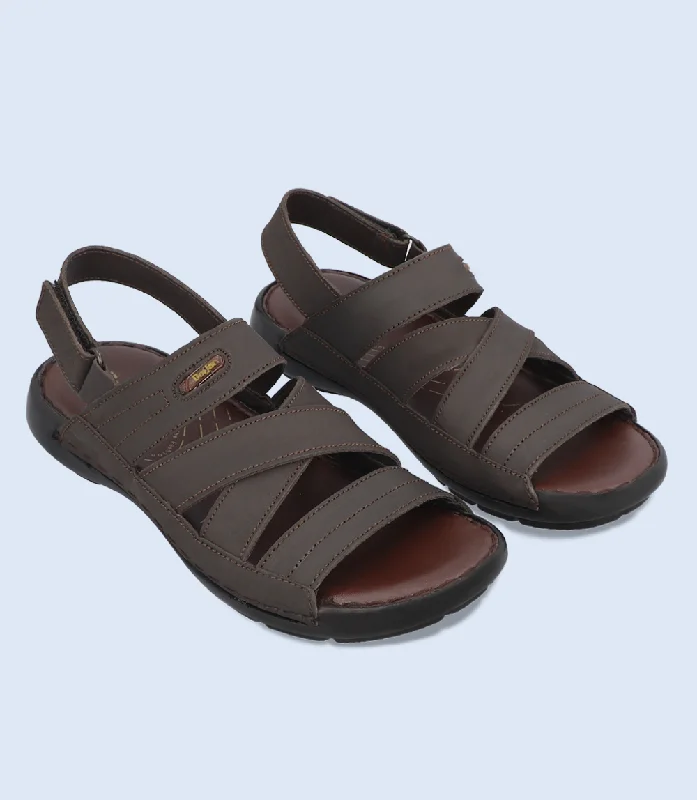 Men's sandals with a contrast stitching detailBM5855-ESPRESSO-Men Sandal