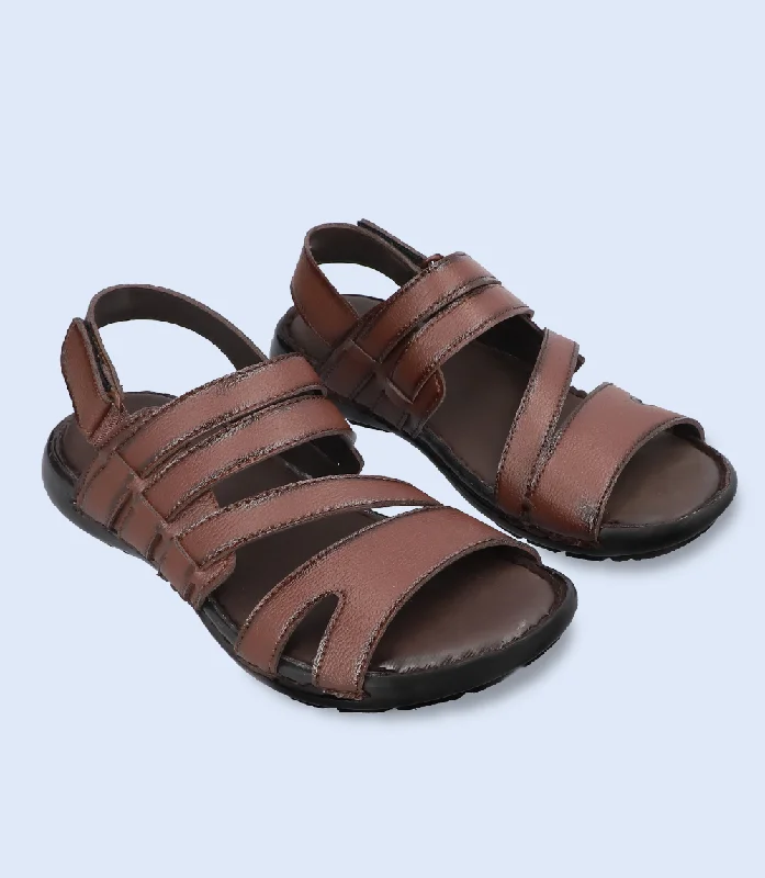 Men's leather sandals with an adjustable strapBM6213-BROWN-Men Sandal