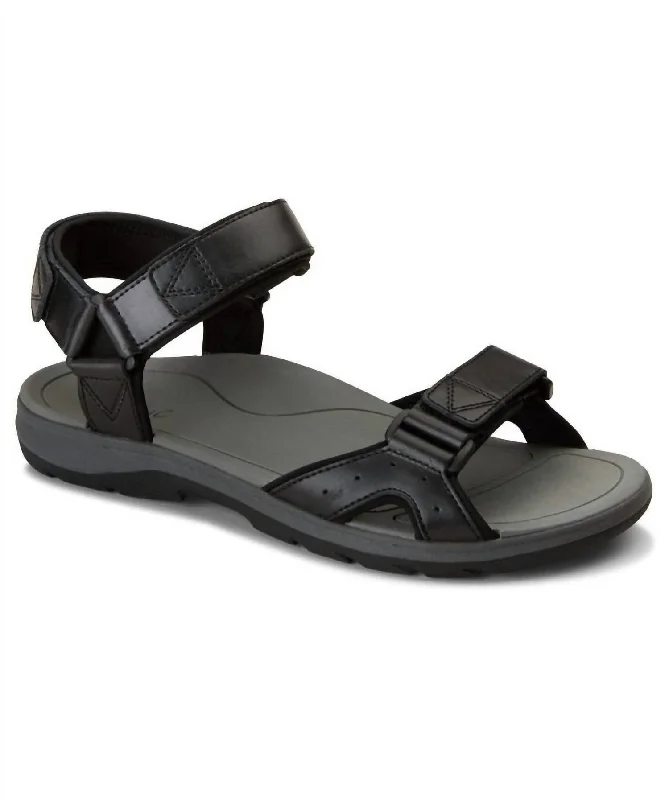 Canoe Leo Sandal In Black