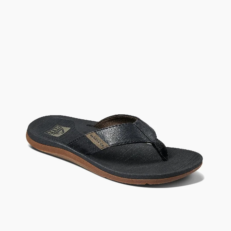 Men's sandals with a perforated leather upper for ventilationReef Men's Santa Ana - Black