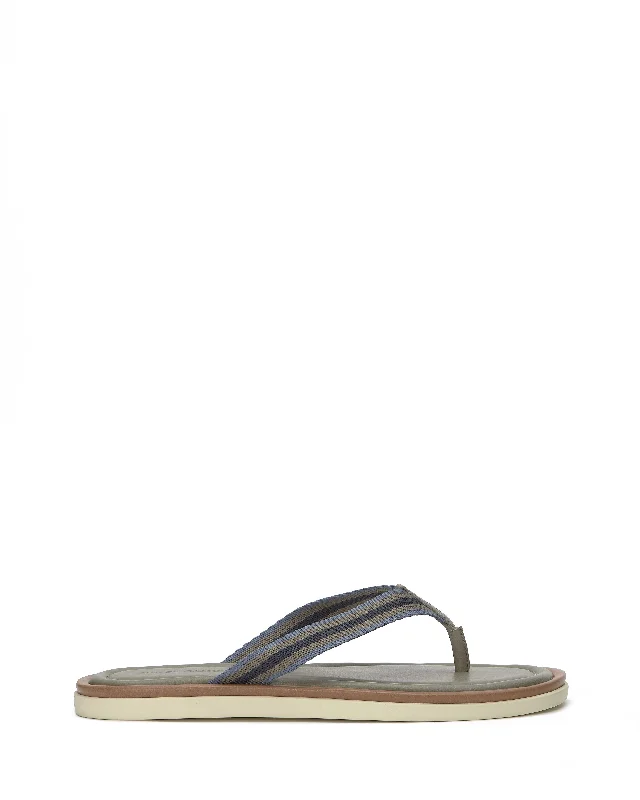 Men's sandals with a decorative buckle or charmMen's Nelt Flip-Flop