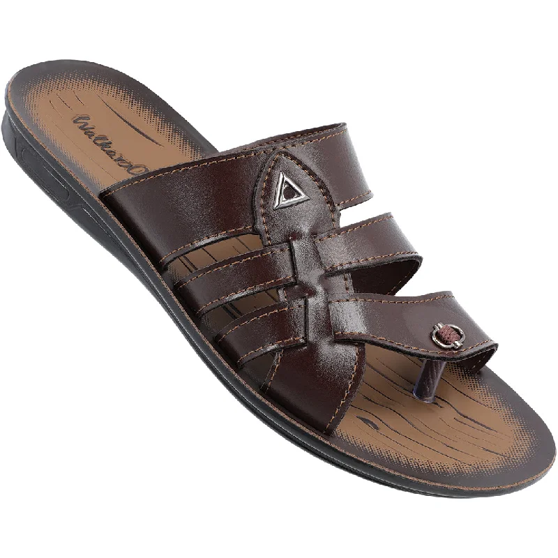 Men's sandals with a pointed toe for a stylish lookWalkaroo Basix Men Cross Strap Slide Sandals - BX2624 S Brown Men's sandals with a pointed toe for a stylish lookWalkaroo Basix Men Cross Strap Slide Sandals - BX2624 S Brown