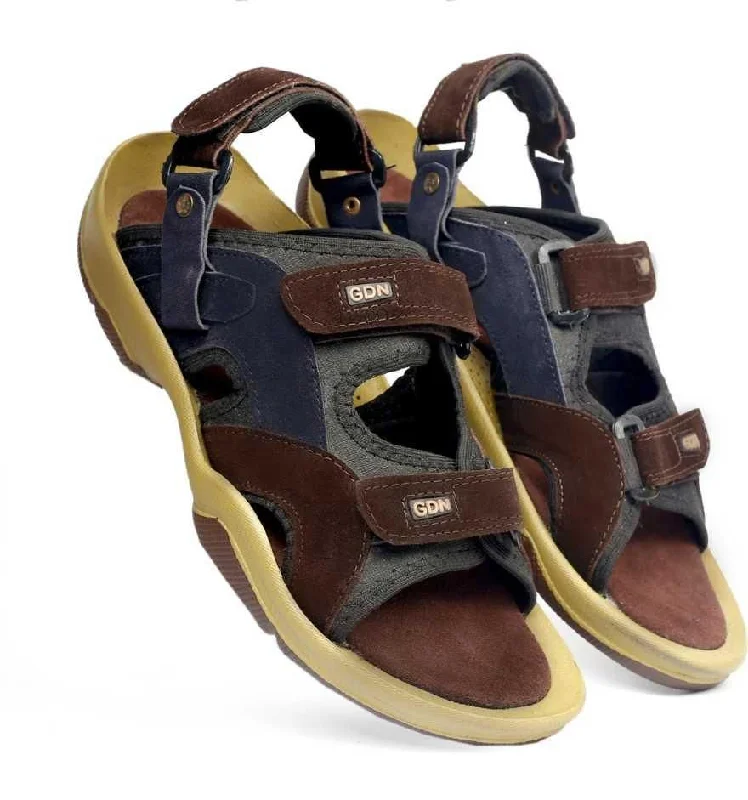 Waterproof men's sandals for water activitiesWoody Brown Leather Sandals