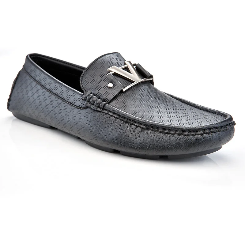 Men's loafers with a perforated leather upper for ventilation90019