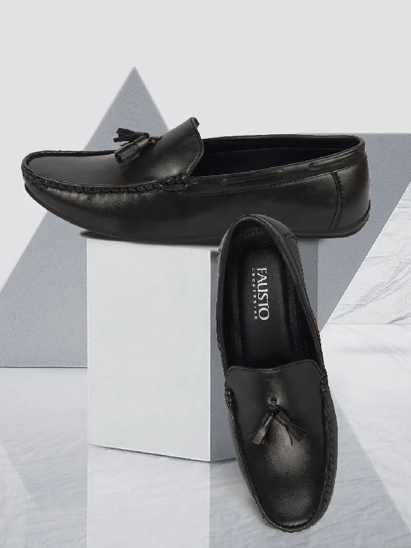 Men's loafers with a decorative buckleBasics Men Grey Side Stitched Casual Slip On Tassel Loafers and Moccasin Shoes Men's loafers with a decorative buckleBasics Men Grey Side Stitched Casual Slip On Tassel Loafers and Moccasin Shoes