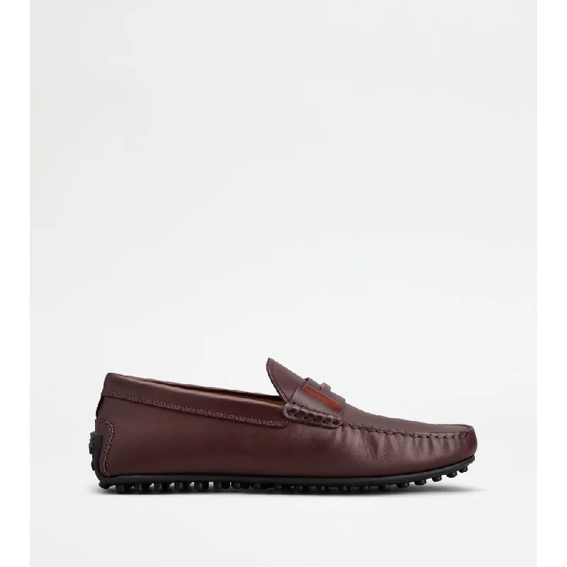 Men's loafers in a neutral color like black or brownCity Gommino Driving Shoes in Leather Men's loafers in a neutral color like black or brownCity Gommino Driving Shoes in Leather