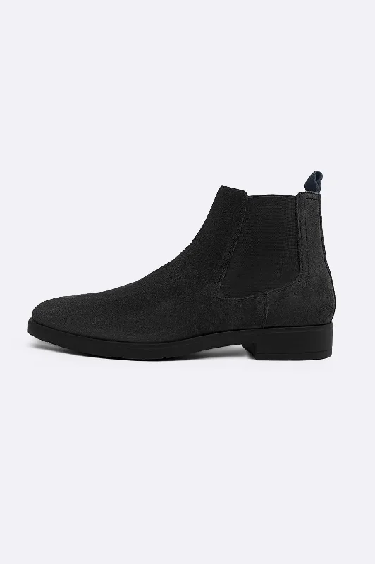 Men's mesh - paneled boots for enhanced ventilationCLASSIC CHELSEA BOOTS