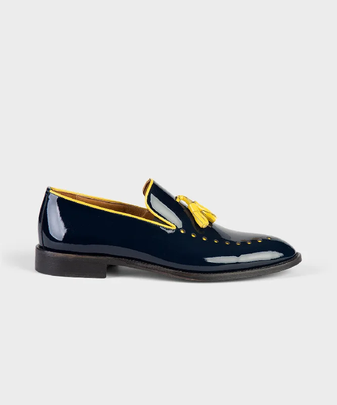Men's loafers with a smooth leather finishTassel Loafers