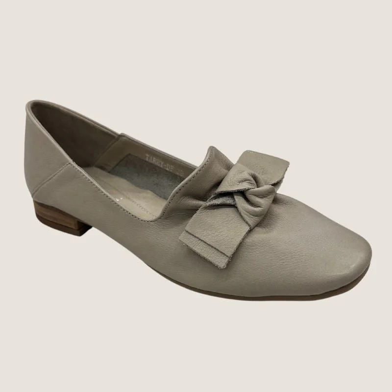 Men's loafers with a flexible sole for easy movementDiana Ferrari Tarry Loafer