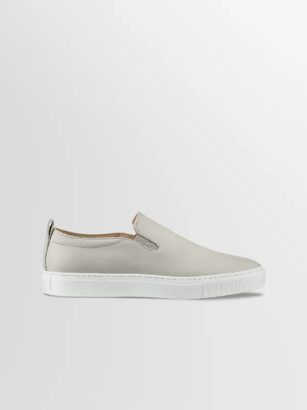Men's loafers with a moc - toe designGarda in Sandstone