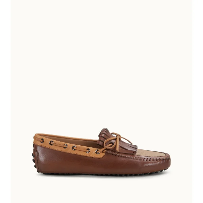 Men's loafers with a tassel front for a classic lookGommino Driving Shoes in Leather and Canvas Men's loafers with a tassel front for a classic lookGommino Driving Shoes in Leather and Canvas