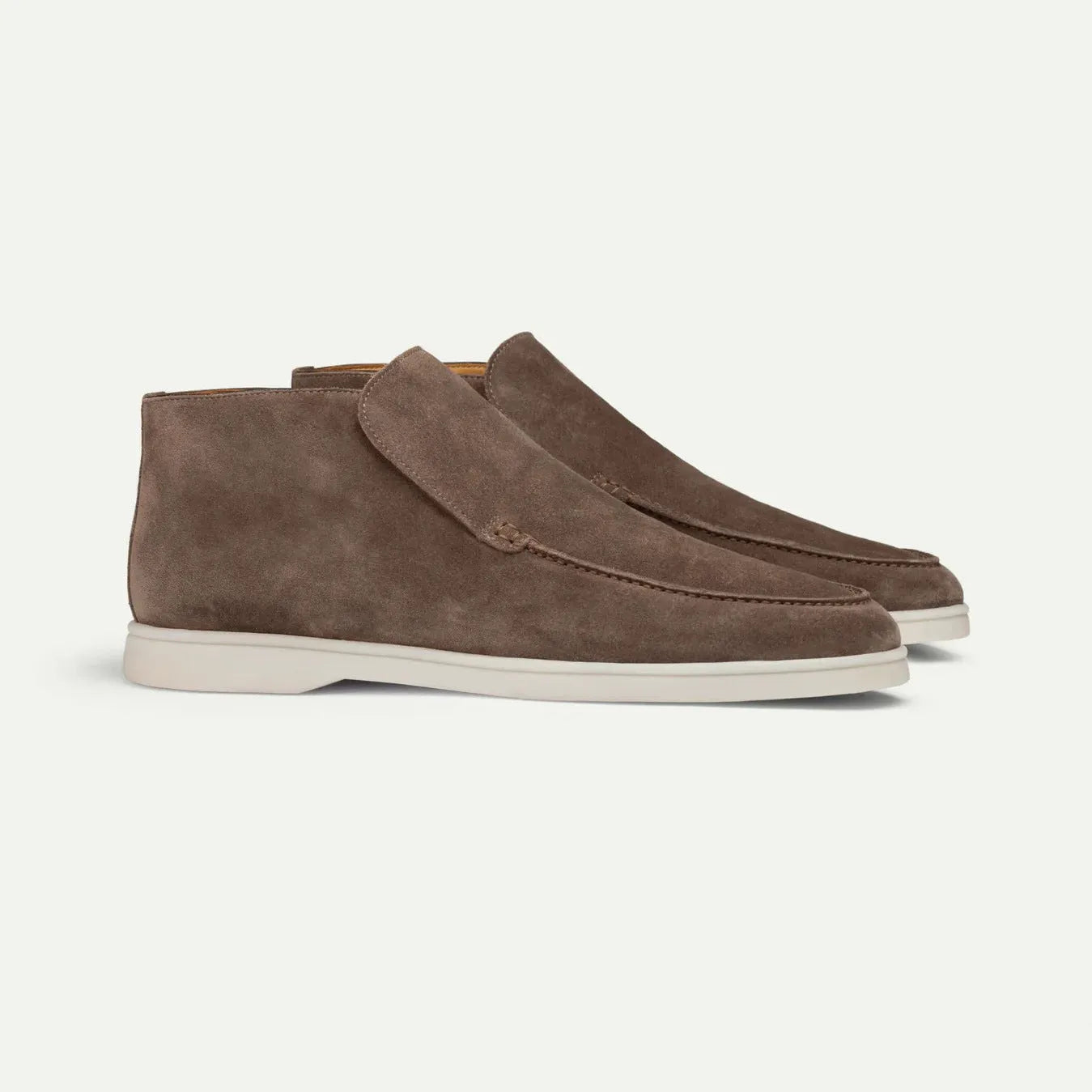 Men's loafers with a tassel front for a classic lookGommino Men's Loafer
