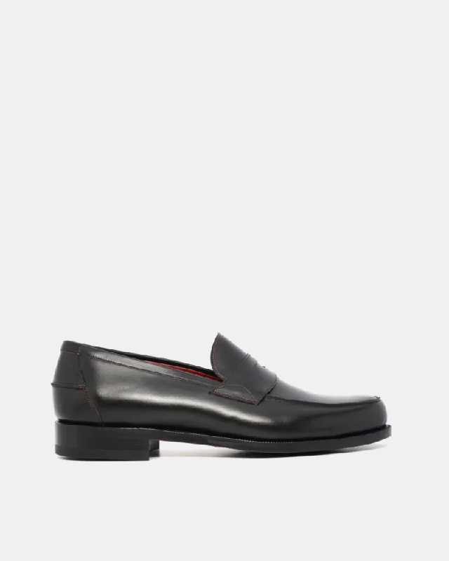 Slip - on men's loafers for easy wearBlack Leather Penny Loafer