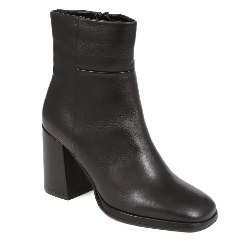 Canvas slip - on men's casual shoes for convenienceLeather Heeled Ankle Boots - CLARABELLA / 324 306