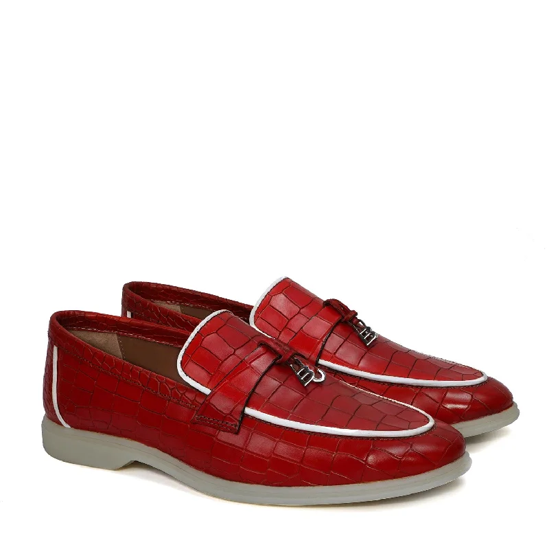 Men's loafers with a flexible sole for easy movementLight Weight Red Yacht Shoes