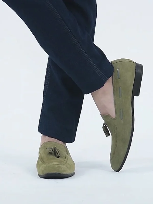 Men's loafers with a perforated leather upper for ventilationMen Olive Green Suede Leather Casual Tassel Loafer Shoes Men's loafers with a perforated leather upper for ventilationMen Olive Green Suede Leather Casual Tassel Loafer Shoes