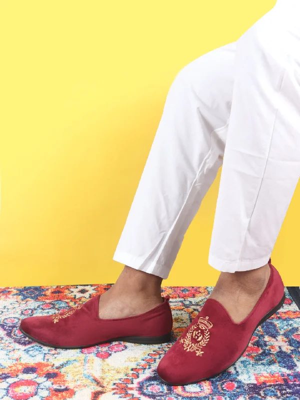 Men's loafers with a moc - toe designMen Red Velvet Embroidery Design Party Casual Loafer Shoes Men's loafers with a moc - toe designMen Red Velvet Embroidery Design Party Casual Loafer Shoes