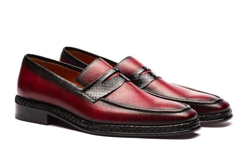 Men's loafers with a perforated leather upper for ventilationPenny Loafers Python Skin - Burgundy Men's loafers with a perforated leather upper for ventilationPenny Loafers Python Skin - Burgundy