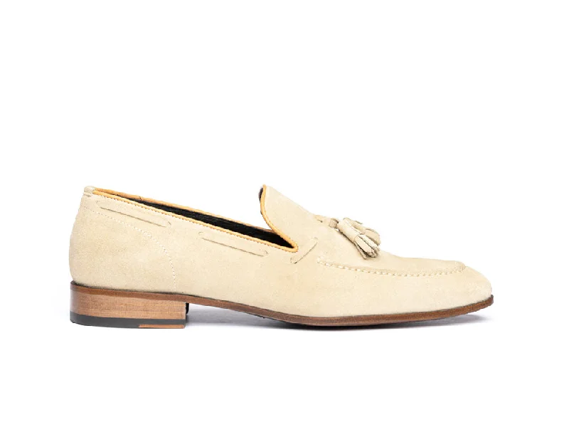 Men's loafers with a moc - toe designRomeo