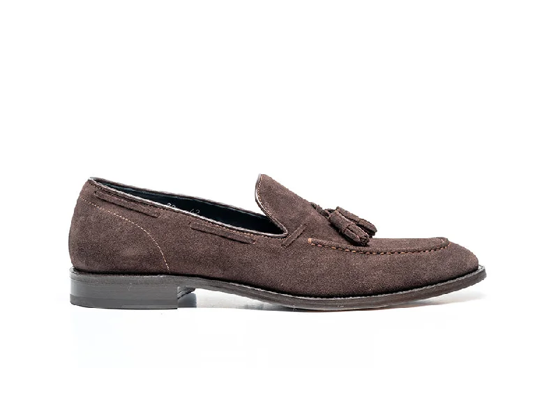 Men's loafers with a tassel front for a classic lookRomeo