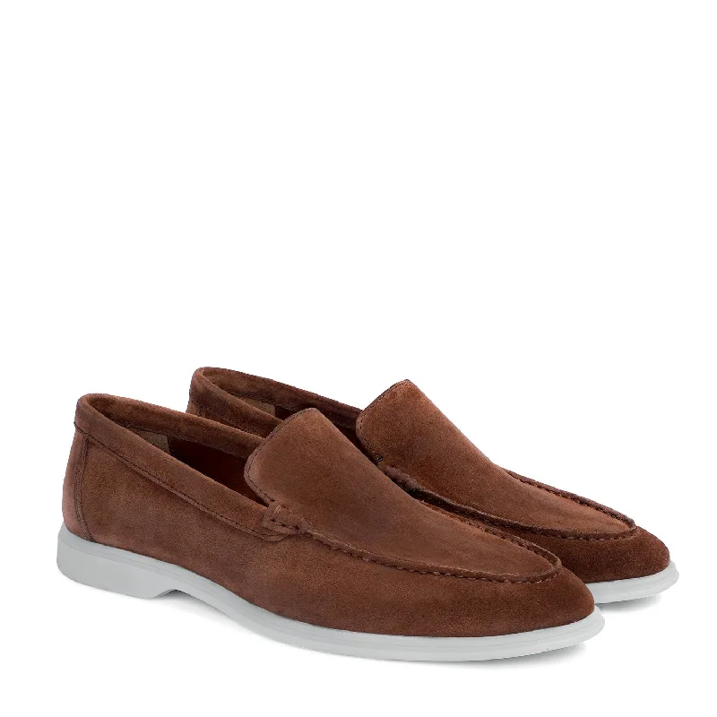 Men's loafers with a moc - toe designRustic Finish Yacht Slip-On Shoes