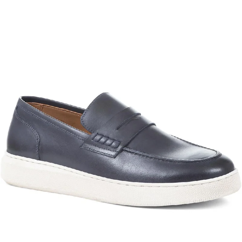 Men's loafers with a pointed toe for a stylish appearanceSal Leather Slip-on Loafers - SAL / 323 683