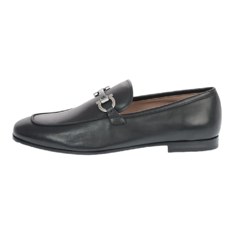 Men's loafers with a perforated leather upper for ventilationSALVATORE FERRAGAMO Shepard Men's 726079 Black Shoe Men's loafers with a perforated leather upper for ventilationSALVATORE FERRAGAMO Shepard Men's 726079 Black Shoe