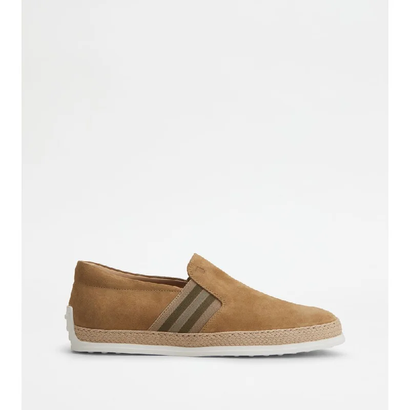Men's loafers with a pointed toe for a stylish appearanceSlip-ons in Suede