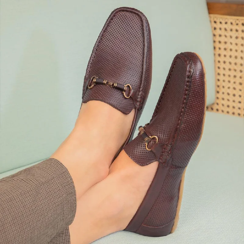 Men's loafers with a stretchy side panel for a better fitThe Cenew Brown Men's Leather Loafers Tresmode Men's loafers with a stretchy side panel for a better fitThe Cenew Brown Men's Leather Loafers Tresmode