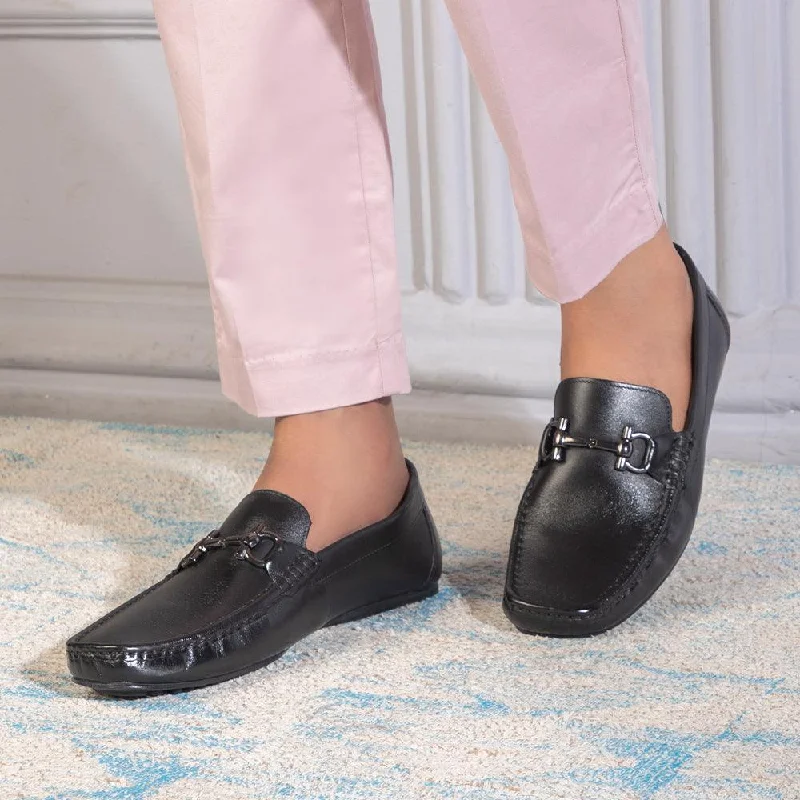Suede men's loafers for a soft and luxurious feelThe Milane Black Men's Leather Loafers Tresmode Suede men's loafers for a soft and luxurious feelThe Milane Black Men's Leather Loafers Tresmode