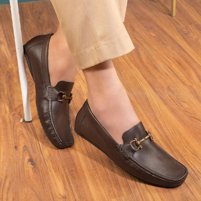 Men's loafers with a moc - toe designThe Milane Brown Men's Leather Loafers Tresmode Men's loafers with a moc - toe designThe Milane Brown Men's Leather Loafers Tresmode