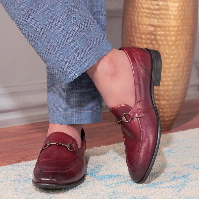 Men's loafers with a smooth leather finishThe Pierre Brown Men's Leather Horse-Bit Loafers Tresmode Men's loafers with a smooth leather finishThe Pierre Brown Men's Leather Horse-Bit Loafers Tresmode