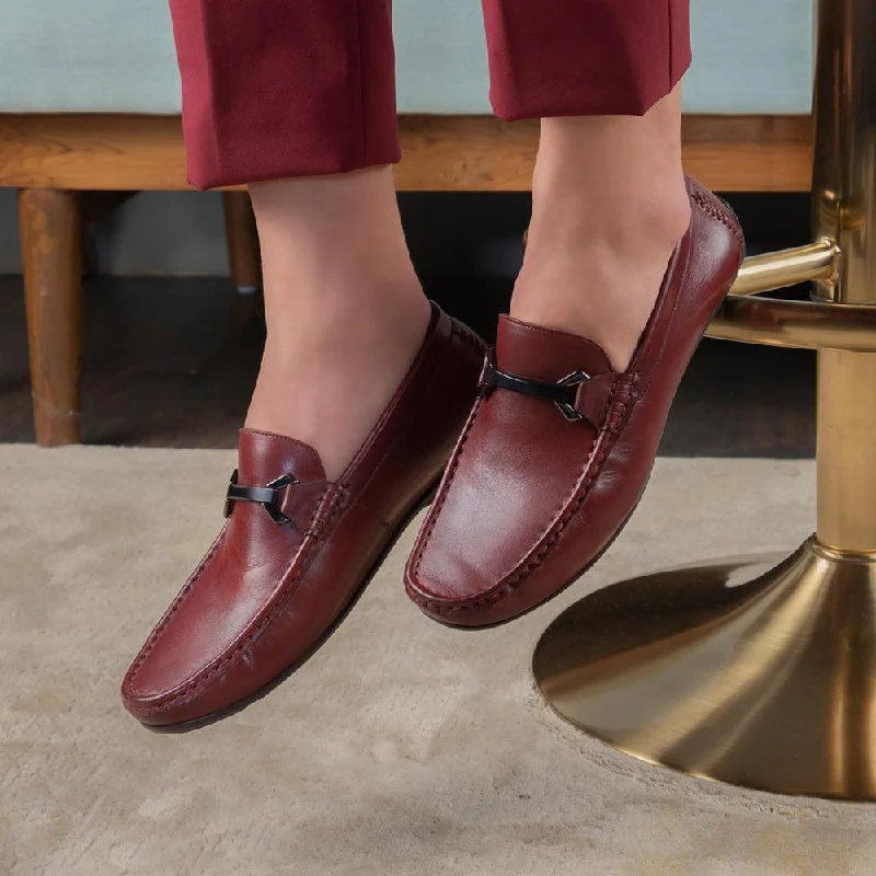 Suede men's loafers for a soft and luxurious feelThe Sobuck Tan Men's Leather Driving Loafers Tresmode Suede men's loafers for a soft and luxurious feelThe Sobuck Tan Men's Leather Driving Loafers Tresmode