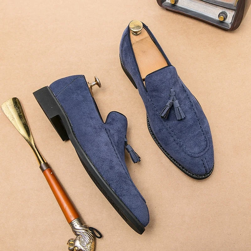 Men's loafers with a decorative buckleThe TT1 - Tassel Leather Loafers For Men