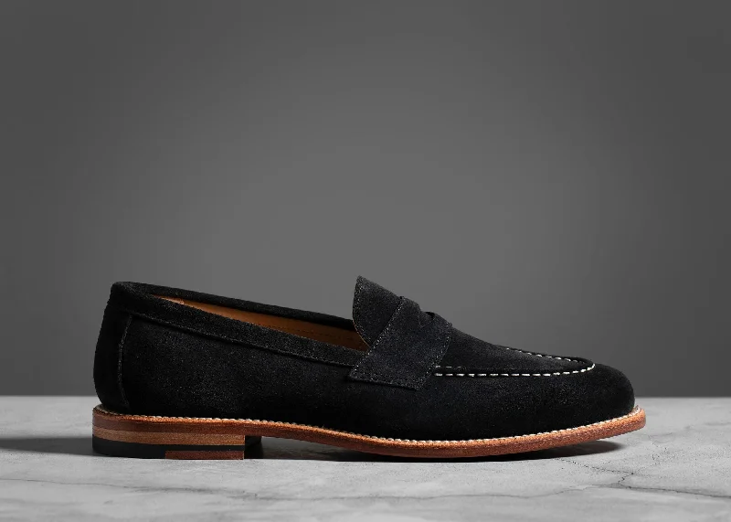 Men's loafers with a leather lining for comfortTraveler Penny Black Suede